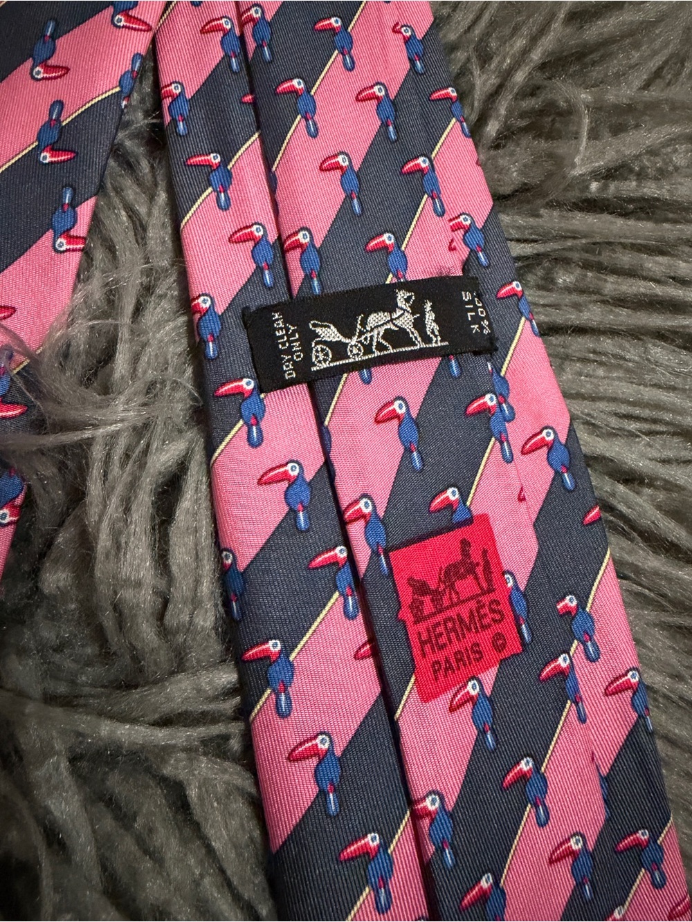 Hermès Men’s Pink & Navy Toucan Silk Tie